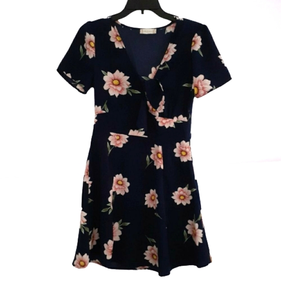 Altar'd State Dresses & Skirts - Altar'd State Boho Tie Front Floral Skater Dress S